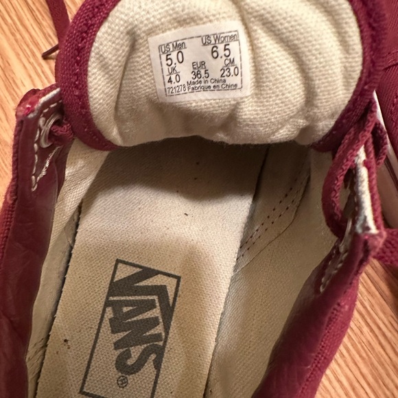 Authentic Maroon or Burgundy Vans Old Skool Skate Shoe - Picture 3 of 4